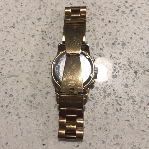 Michael Kors stainless steel gold colored watch - Picture 3 of 4